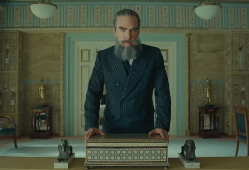Still frame 370 from The Phoenician Scheme (2025) directed by Wes Anderson