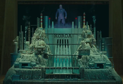 Still frame 406 from The Phoenician Scheme (2025) directed by Wes Anderson