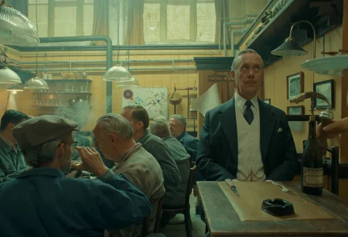 Still frame 422 from The Phoenician Scheme (2025) directed by Wes Anderson
