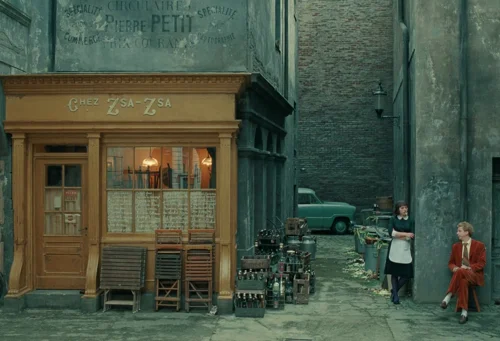 Still frame 424 from The Phoenician Scheme (2025) directed by Wes Anderson