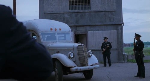 Still frame 31 from The Shawshank Redemption (1994) directed by Frank Darabont
