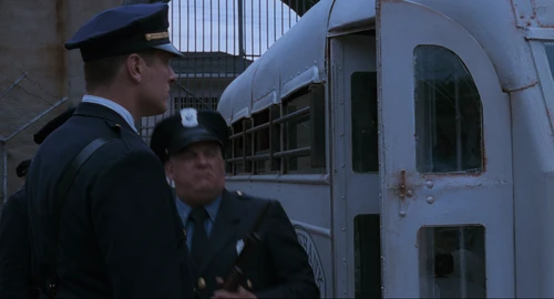 Still frame 32 from The Shawshank Redemption (1994) directed by Frank Darabont