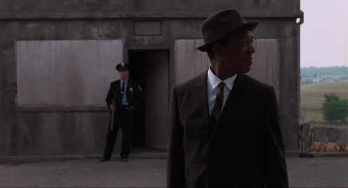 Still frame 386 from The Shawshank Redemption (1994) directed by Frank Darabont