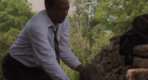 Still frame 404 from The Shawshank Redemption (1994) directed by Frank Darabont