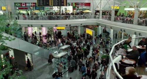 Still frame 23 from The Terminal (2004) directed by Steven Spielberg