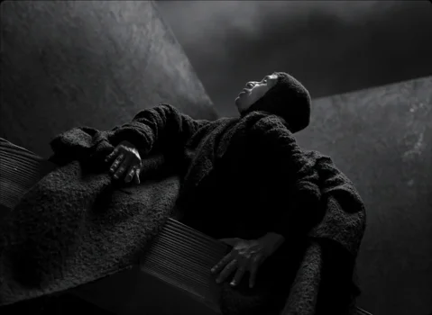 Still frame 80 from The Tragedy of Macbeth (2021) directed by Joel Coen