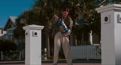 Still frame 10 from The Truman Show (1998) directed by Peter Weir