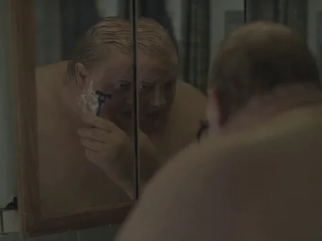 Still frame 23 from The Whale (2022) directed by Darren Aronofsky