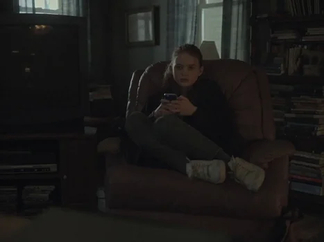 Still frame 49 from The Whale (2022) directed by Darren Aronofsky