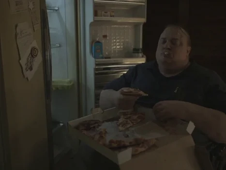 Still frame 108 from The Whale (2022) directed by Darren Aronofsky