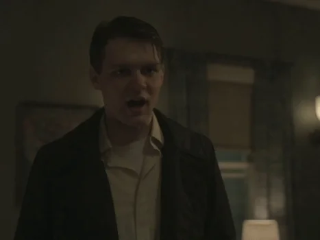 Still frame 115 from The Whale (2022) directed by Darren Aronofsky