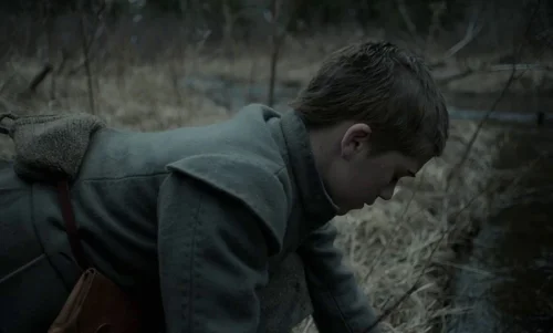 Still frame 25 from The Witch (2015) directed by Robert Eggers