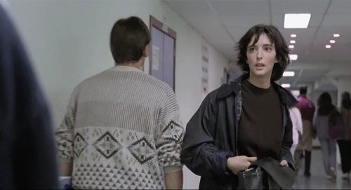 Still frame 85 from Thesis (1996) directed by Alejandro Amenábar