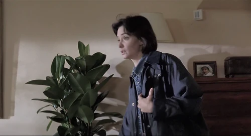 Still frame 102 from Thesis (1996) directed by Alejandro Amenábar