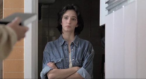 Still frame 106 from Thesis (1996) directed by Alejandro Amenábar