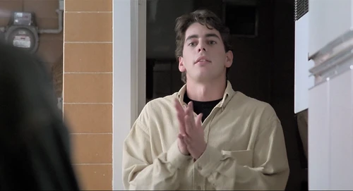 Still frame 108 from Thesis (1996) directed by Alejandro Amenábar