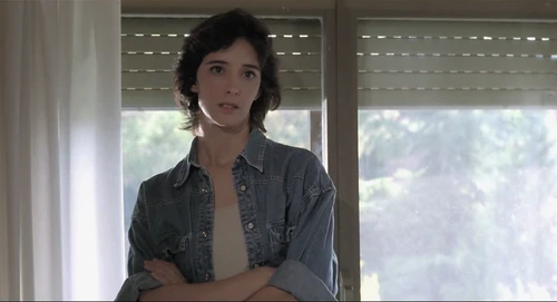 Still frame 110 from Thesis (1996) directed by Alejandro Amenábar