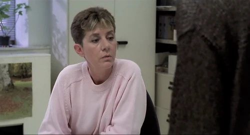 Still frame 125 from Thesis (1996) directed by Alejandro Amenábar