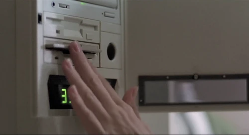 Still frame 127 from Thesis (1996) directed by Alejandro Amenábar