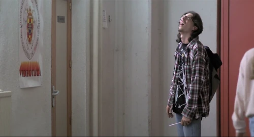 Still frame 131 from Thesis (1996) directed by Alejandro Amenábar