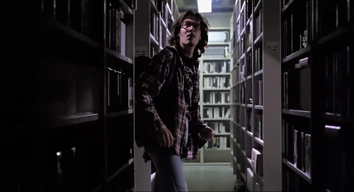 Still frame 133 from Thesis (1996) directed by Alejandro Amenábar