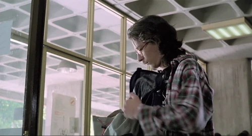 Still frame 134 from Thesis (1996) directed by Alejandro Amenábar