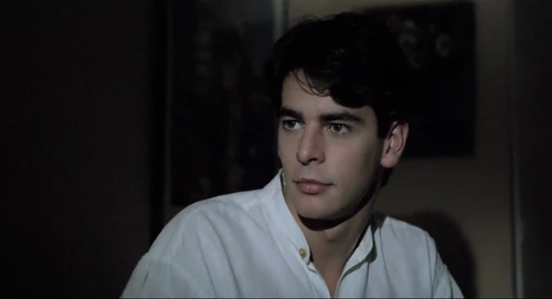 Still frame 140 from Thesis (1996) directed by Alejandro Amenábar