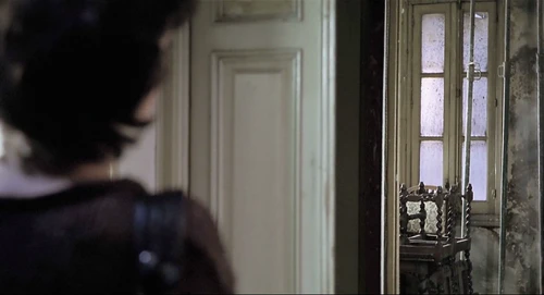Still frame 11 from Thesis (1996) directed by Alejandro Amenábar
