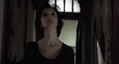 Still frame 13 from Thesis (1996) directed by Alejandro Amenábar