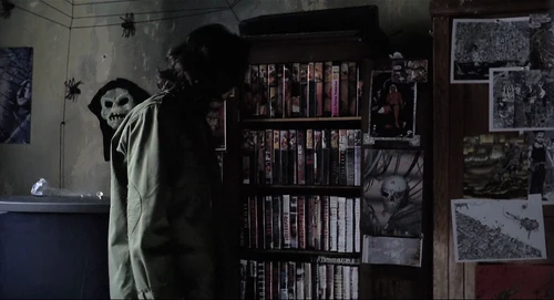 Still frame 18 from Thesis (1996) directed by Alejandro Amenábar