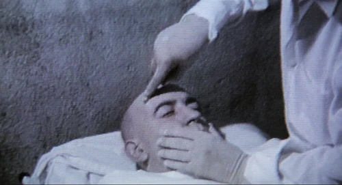 Still frame 20 from Thesis (1996) directed by Alejandro Amenábar