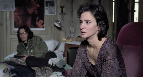 Still frame 21 from Thesis (1996) directed by Alejandro Amenábar