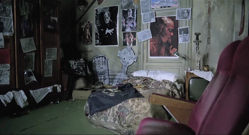 Still frame 219 from Thesis (1996) directed by Alejandro Amenábar