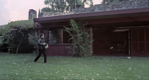 Still frame 221 from Thesis (1996) directed by Alejandro Amenábar
