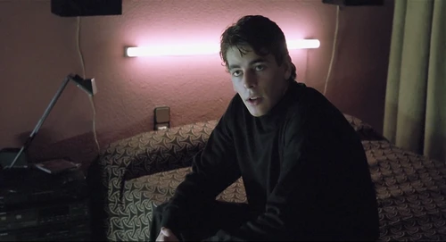 Still frame 228 from Thesis (1996) directed by Alejandro Amenábar