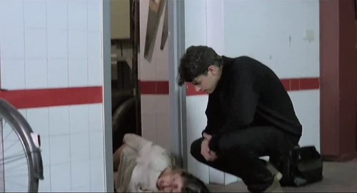 Still frame 241 from Thesis (1996) directed by Alejandro Amenábar