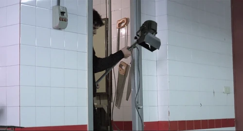 Still frame 244 from Thesis (1996) directed by Alejandro Amenábar