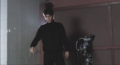 Still frame 245 from Thesis (1996) directed by Alejandro Amenábar