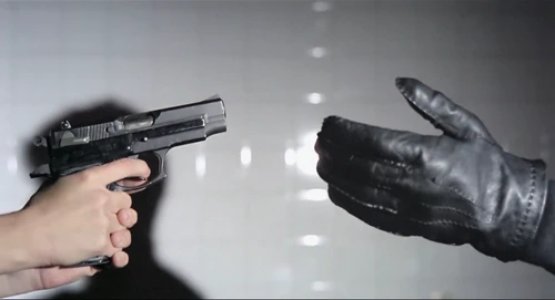 Still frame 250 from Thesis (1996) directed by Alejandro Amenábar