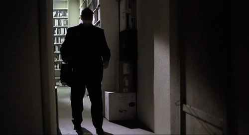 Still frame 28 from Thesis (1996) directed by Alejandro Amenábar