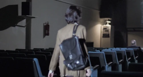 Still frame 34 from Thesis (1996) directed by Alejandro Amenábar