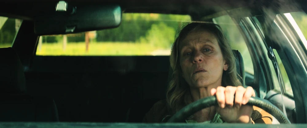 Three Billboards Outside Ebbing, Missouri (2017) - Film Stills and Frames