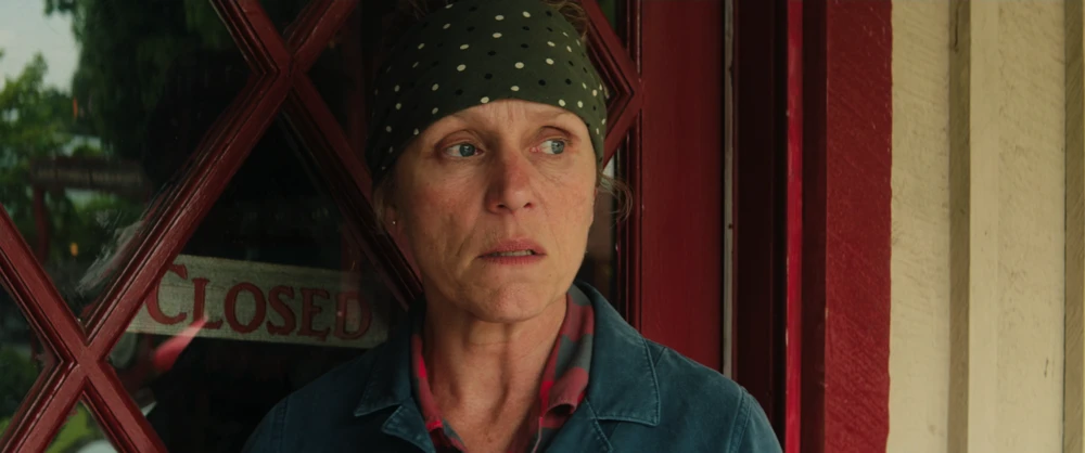 Still frame 81 from Three Billboards Outside Ebbing, Missouri (2017) directed by Martin McDonagh