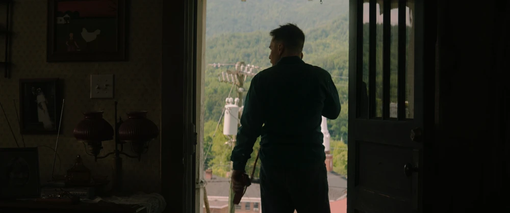 Still frame 150 from Three Billboards Outside Ebbing, Missouri (2017) directed by Martin McDonagh