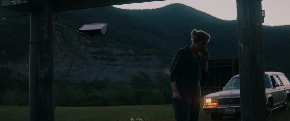 Still frame 216 from Three Billboards Outside Ebbing, Missouri (2017) directed by Martin McDonagh