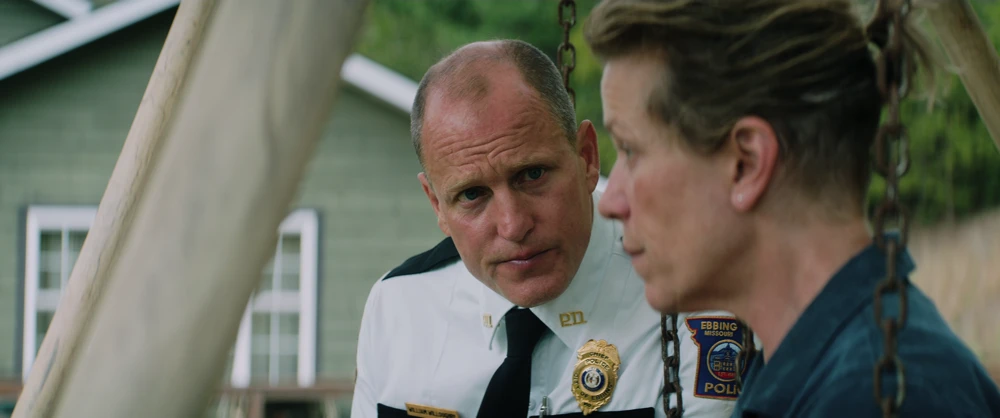 Still frame 33 from Three Billboards Outside Ebbing, Missouri (2017) directed by Martin McDonagh