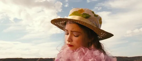 Still frame 44 from Tideland (2005) directed by Terry Gilliam