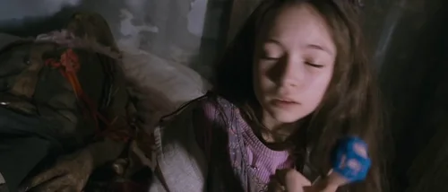 Still frame 106 from Tideland (2005) directed by Terry Gilliam