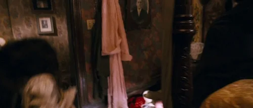Still frame 115 from Tideland (2005) directed by Terry Gilliam