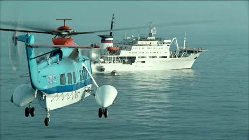 Still frame 12 from Titanic (1997) directed by James Cameron